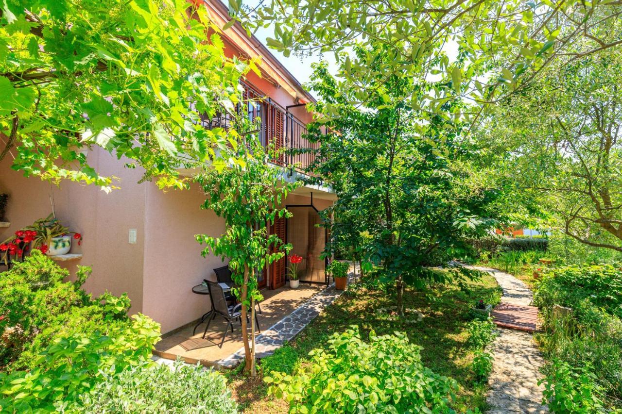 Lavanda Apartman *